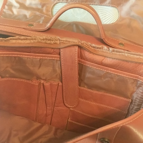 Classic genuine leather briefcase - Picture 3 of 8